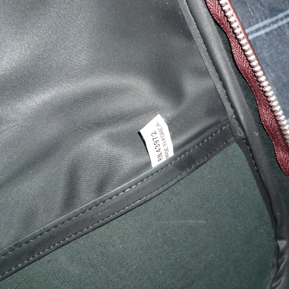 Vintage three-piece all leather travel suitcase in like new condition - Picture 10 of 12